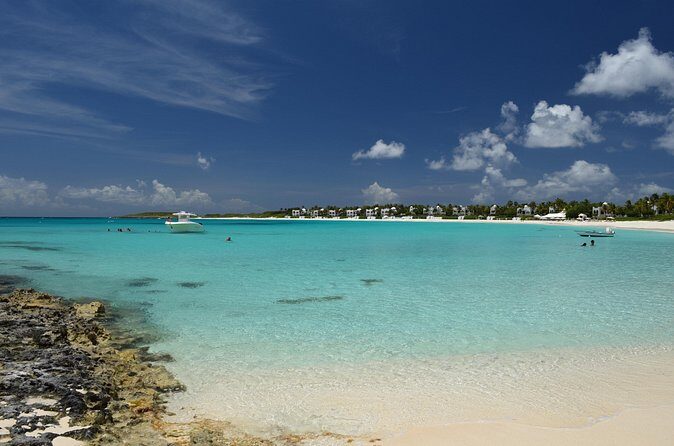 Anguilla - Discovery Speed Boat tour - Stop 1: Sandy Island and its tiny-bay snorkeling