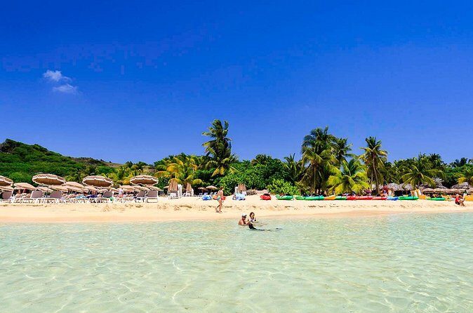 Billy Bones Exclusive Private Charter Around St.Maarten - La Samanna and the beach-time stretch