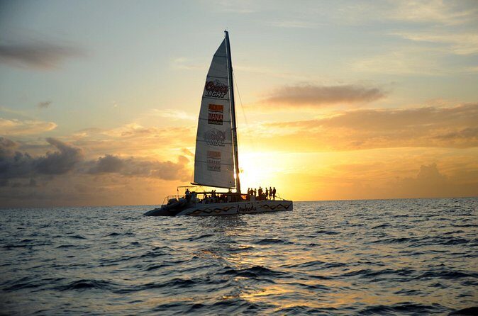 Bubbly Sunset Cruise - Sunset moments: Maho-area timing, the green flash, and even a full moon
