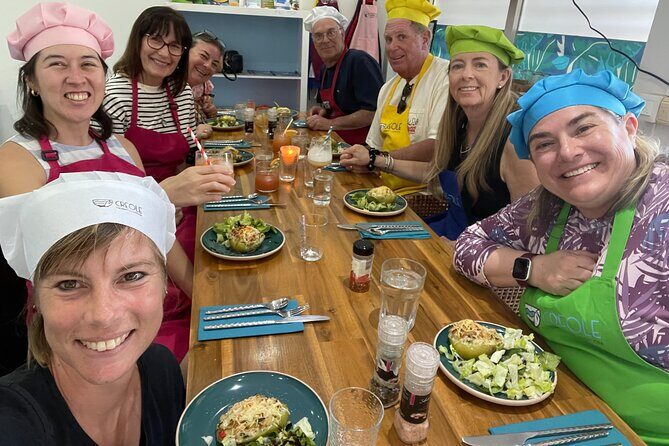 Caribbean Sip'n'Cook Cooking Class in Sint Maarten - Group size and how it changes your learning