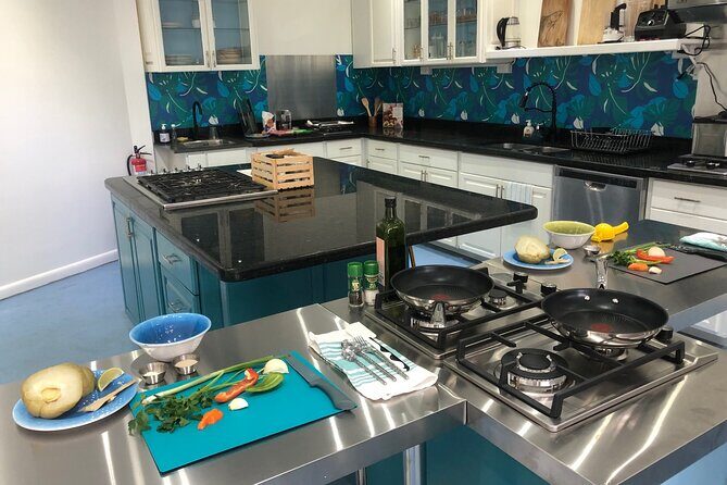 Caribbean Sip'n'Cook Cooking Class in Sint Maarten - Your instructor and the real value of clear coaching