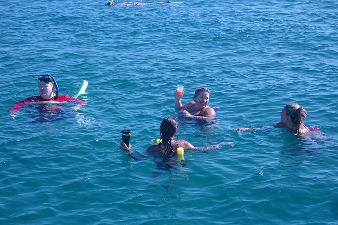 Catamaran Day Sail - The open bar and snacks: yes, it’s part of the experience