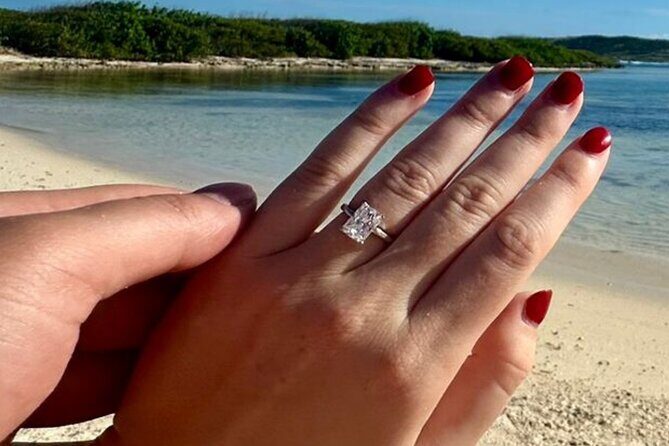 Champagne and Diamond Shopping Experience in St Maarten - Price and What $25 Buys You in Real Life