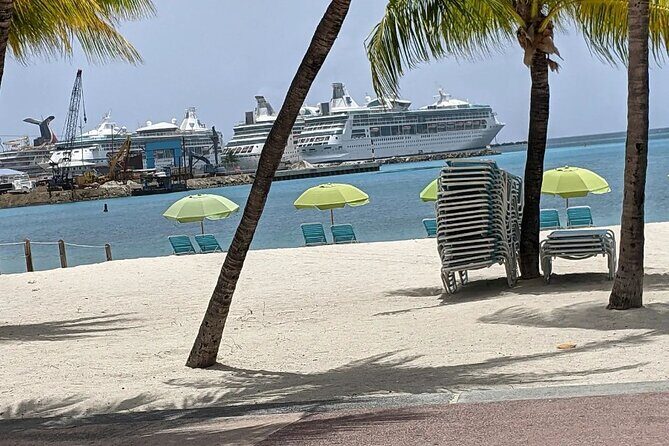 Charter our boat is a private power boat charter. - The best fit: Who should choose this St Maarten power-boat charter