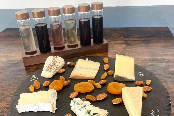 Cheese and Wine Tasting Platter in Saint Martin - Group size and vibe: small enough to feel personal