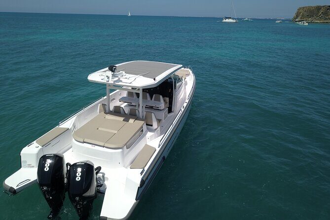 Full-Day Private Luxury Yacht Tour in Anguilla - Onboard Food and Drinks: Open Bar, Champagne, and Charcuterie Timing