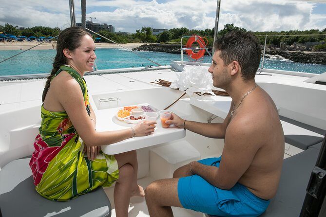 Luxury Private Full-Day Catamaran Charter in St Maarten & Saint-Martin - Food and drinks: breakfast to 4-course lunch, plus unlimited bar