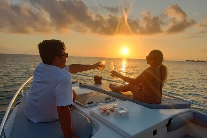 Private Boat Charter St Maarten / St Martin - Price and value: $708.26 for up to 10 people