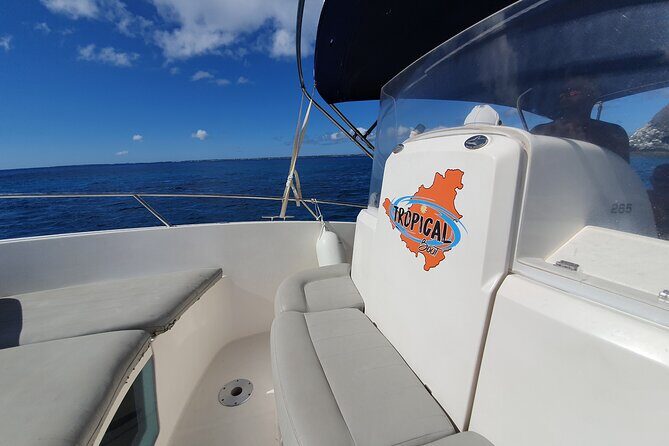 Rent White Shark 265 - Cruising the St. Maarten coastline: the real point is choice