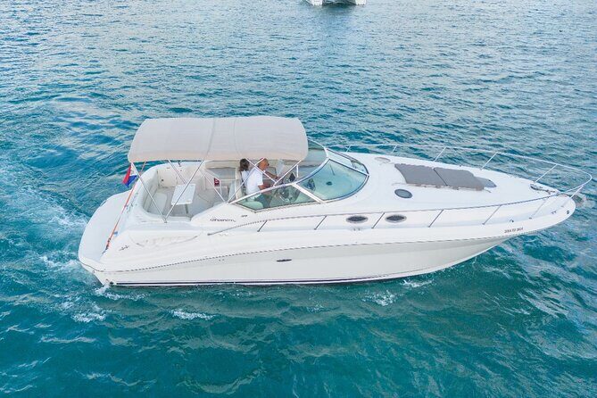 Sea Ray Sundancer Luxury Private Boat Charter - What’s included on board (and what that really buys you)