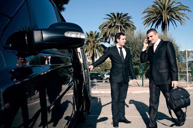 St.Maarten Airport Pick Up Taxi Service - Finding Your Driver at Princess Juliana Without Stress