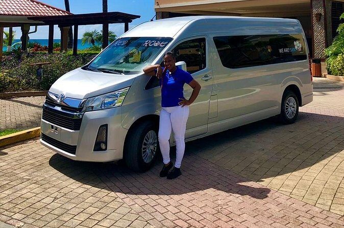 St.Maarten Airport Pick Up Taxi Service - Is This Transfer Good Value at $60 Per Person?