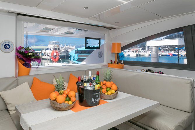 St Maarten Luxury Catamaran Full-Day Group Charter - Your day at sea: 8:30am to 5:30pm with real breaks
