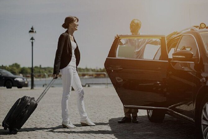 St. Maarten Private RED CARPET Airport pick up and transfers - Vehicles for Different Group Sizes: Comfort Without Overpaying