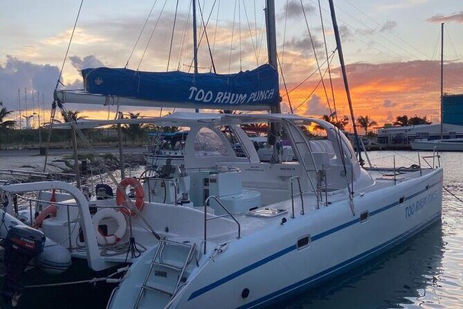 Sunset Champagne Cruise in St. Maarten - What the 5:00 pm Timing Means for the Sunset